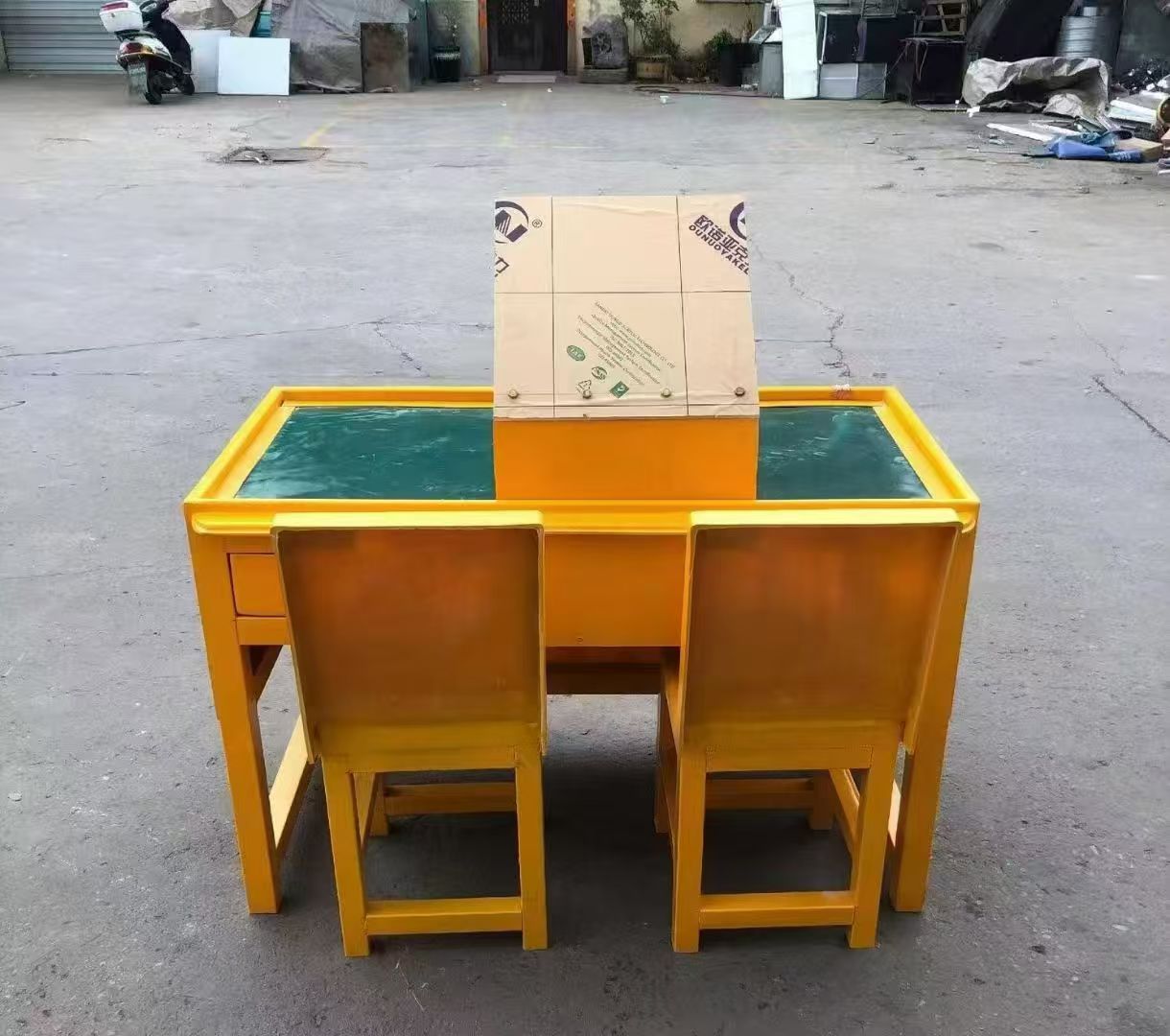 秦皇岛防静电导通桌井下煤矿火工品发放桌：危险品流转的安全守护者